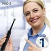 Oral-B PRO 3 3500 Cross Action elektromos fogkefe + Utazótok - Fekete