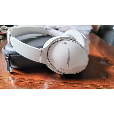 Bose QuietComfort 45 aktív zajszűrős bluetooth fejhallgató - Fehér (866724-0200)