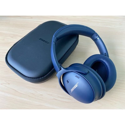 Bose QuietComfort 45 aktív zajszűrős bluetooth fejhallgató - Sötétkék (866724-0300)