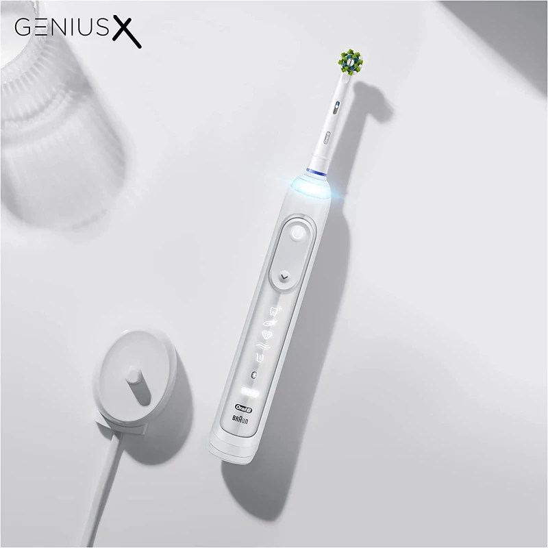 Oral-B Genius X elektromos fogkefe Cross Action fejjel - Fehér