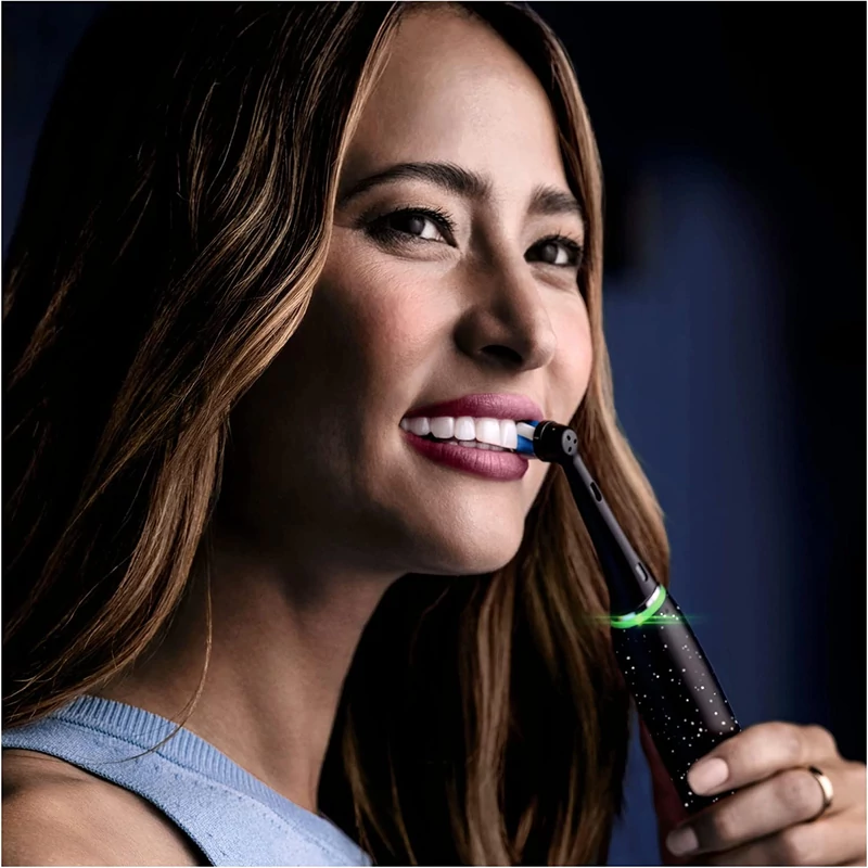 Oral-B iO Series 10 elektromos fogkefe - Kozmikus Fekete