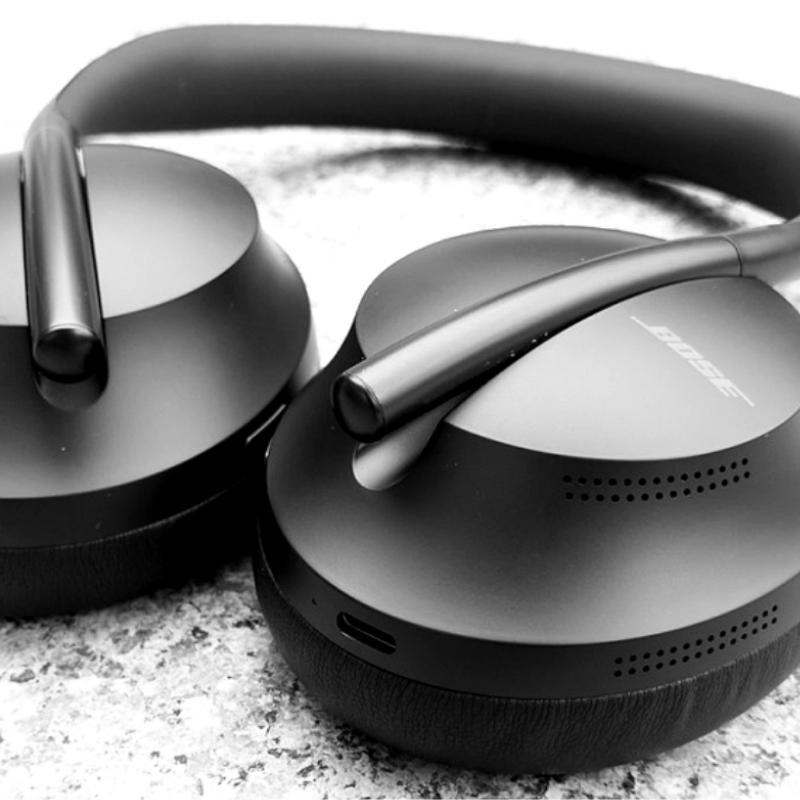 Bose Noise Cancelling Headphones 700 - Fekete
