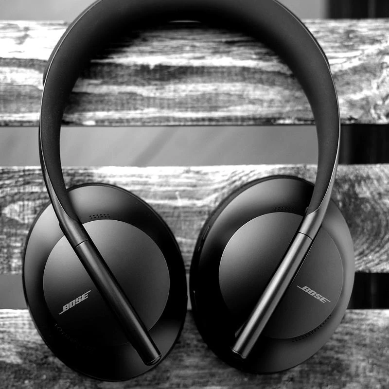Bose Noise Cancelling Headphones 700 - Fekete