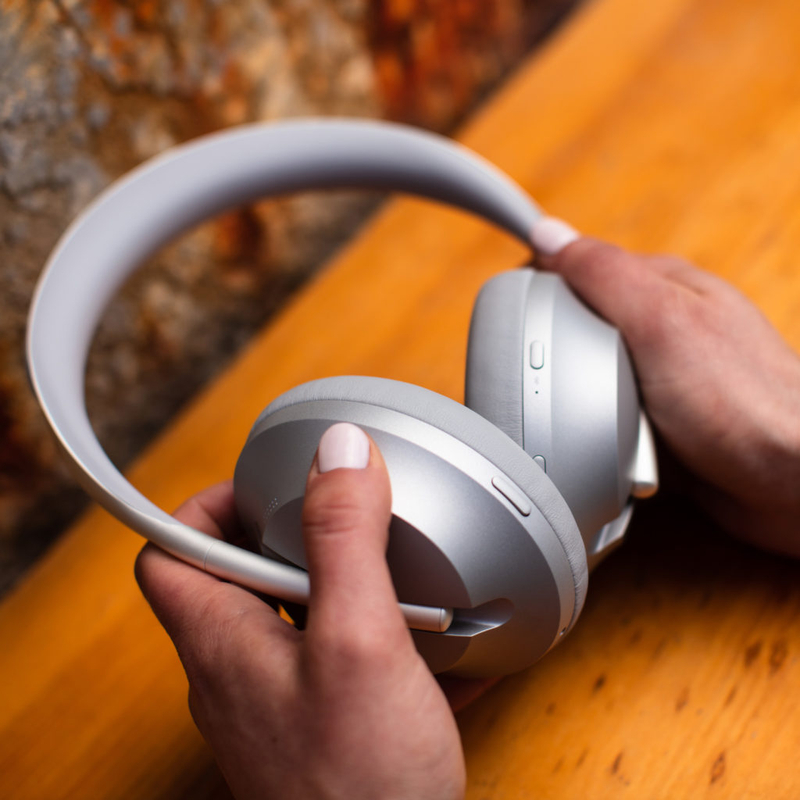 Bose Noise Cancelling Headphones 700 - Ezüst