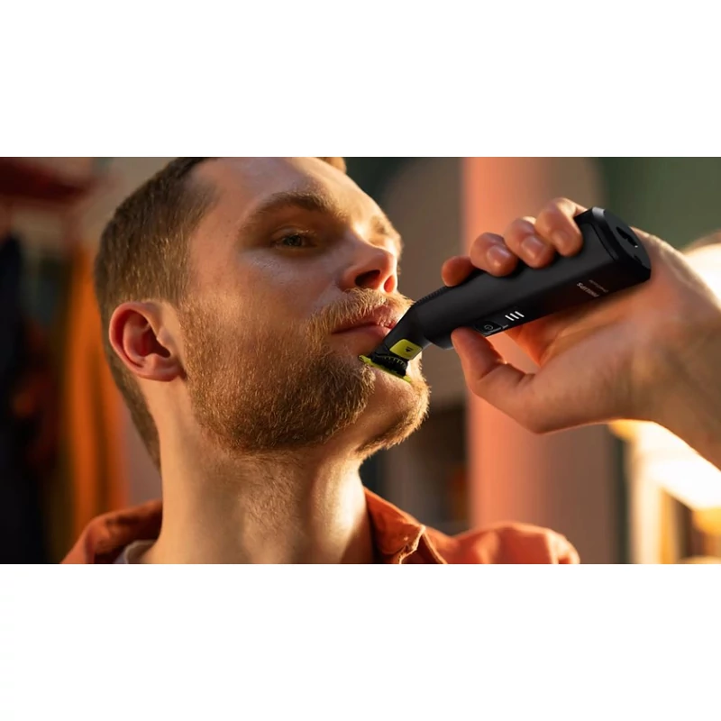 Philips QP6542/15 OneBlade Pro 360 hibrid borotva - Fekete (QP6542/15)